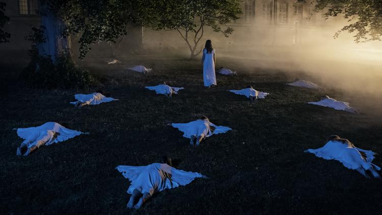 Titel: Psykosia Spilletid: 87 min. Instruktion: Marie Grahtø. Manuskript: Marie Grahtø. Producer: Amalie Lyngbo Hjort, Julie Friis Walenciak. Fotograf: Catherine Pattinama Coleman. Medv.: Trine Dyrholm, Victoria Carmen Sonne, Lisa Carlehed. Distribution: Beo Starling. Sprog: Dansk Undertekster: Engelsk. År: 2019 