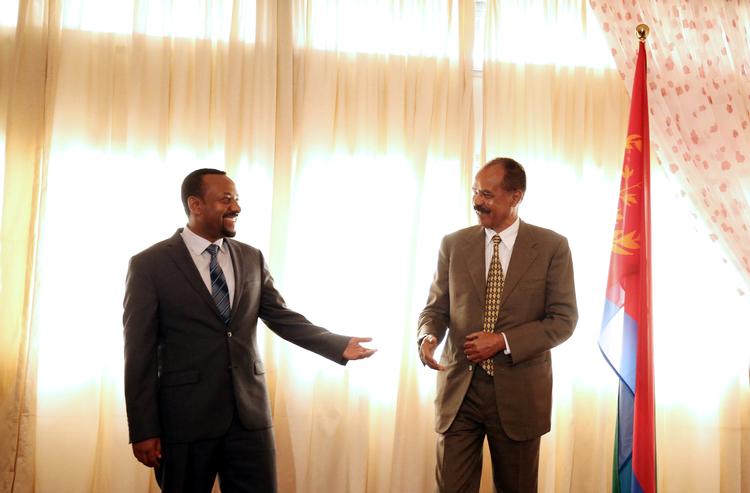 
Etiopiens premierminister Abiy Ahmed mødes med Eritreas præsident under fredsforhandlingerne (arkivfoto).
   Foto: Tiksa Negeri/Ritzau Scanpix