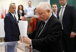 
    Jaroslaw Kaczynski fra Polens regeringsparti, Lov og Retfærdighed (PiS) stemmer her. Foto: Kacper Pempel/Ritzau Scanpix