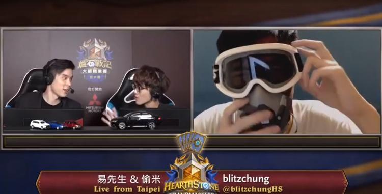 Den professionelle Hearthstone-spiller siger »befri Hong Kong«. De to værter er ligeledes blevet suspenderet et halvt år for at have fasciliteret muligheden for, at ’Blitzchung’ kunne dele sit politiske budskab. Foto: Screendump fra YouTube