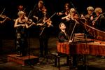 Pianisten Kristian Bezuidenhou, da han sidste år gav koncert sammen med det tyske Freiburger Barockorchester i Tivolis Koncertsal. Foto: Mads Nissen/POLFOTO