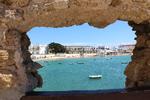 Cádiz ligger på Spaniens sydlige spids for enden af en lang tange og er derfor omgivet af vand. Foto: Lars Roest-Madsen