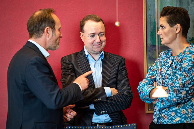Venstres udenrigsordfører, Michael Aastrup Jensen, blev hurtigt citeret for, at regeringen reagerede for svagt på Tyrkiets invasion af den nordlige del af Syrien ved at tale om samlede repressalier på EU- og FN-niveau. Men det er præcis sådanne udtalelser, der er for mange af i danske medier, skriver Jacob Mollerup i sin mediekommentar. Foto: Nils Meilvang/Ritzau Scanpix