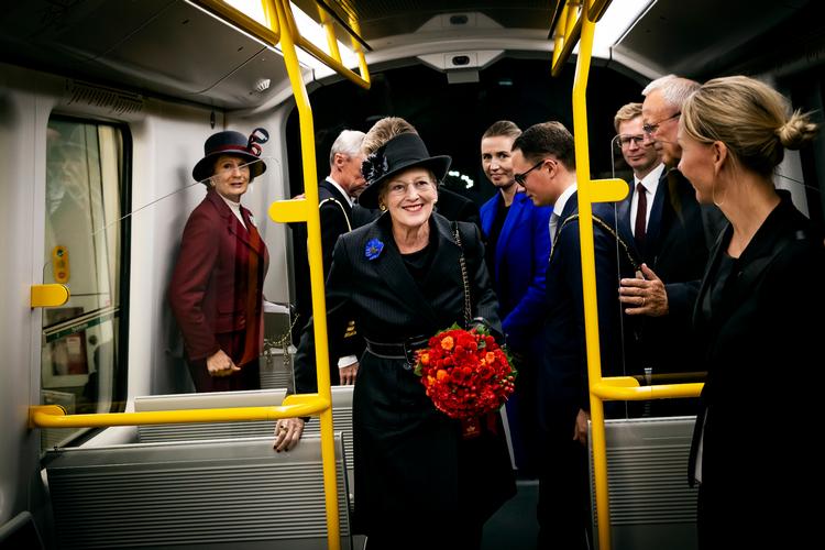Søndag 29. september åbnede metroens nye cityring i København. Dronning Margrethe var med til at indvie den nye metro, der dog ikke var helt færdig. Foto: Jens Hartmann Schmidt/POLFOTO