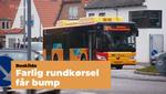TV 2 Lorry kører sine nyhedsindslag af uden en vært, der binder det hele sammen. I stedet hopper små irriterende info-tekster op på skærmen.  Foto: Screendump fra TV 2 Lorry