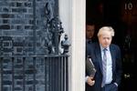 Storbritanniens premierminister, Boris Johnson, der her forlader Downing Street 10, valgte ikke at underskrive et brev til EU om udsættelse af brexit. Foto: Tolga Akmen/Ritzau Scanpix