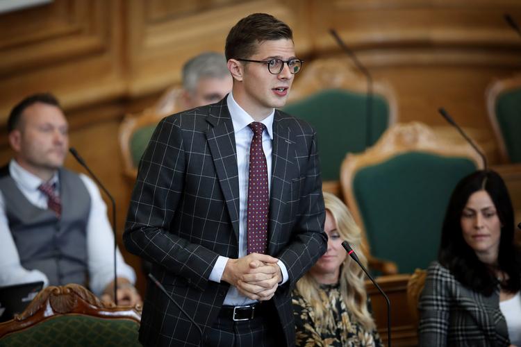 Liberal Alliances Alex Vanopslagh kommenterer nu Christina Egelunds exit fra partiet. Den tidligere gruppeformand kan ikke se sig selv i dets politik under dets nye lederskab.
















   Foto: Jens Dresling/POLFOTO