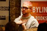 Whistlebloweren Christopher Wylie gav verden et skræmmende indblik i Cambridge Analytica's brug af Facebook-data.  Foto: Henry Nicholls/Ritzau Scanpix