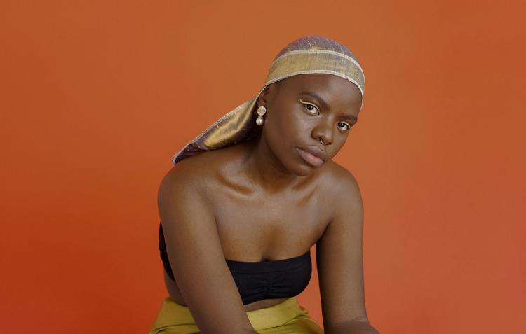Laetitia Tamko er født i Cameroun og kom til New York som 13-årig, hvor hun begyndte at lave musik under navnet Vagabon. Foto: Tonje Thilesen