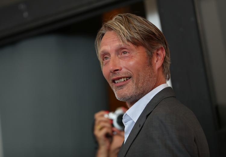 Mads Mikkelsen spillede tidligere år en lejemorder i Netflix-filmen 'Polar'. Nu ser fremtiden for endnu en hovedrolle i en Netflix-film uvis ud.  Foto: Tony Gentile/Ritzau Scanpix