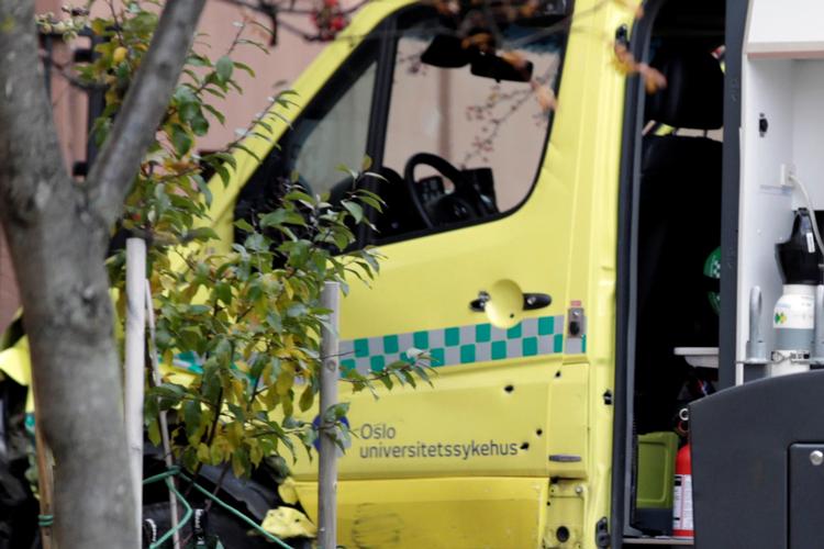 Sådan så ambulancen ud, efter at politiet åbnede ild mod den. Foto: Ntb Scanpix/Ritzau Scanpix