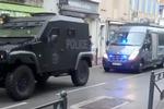 Politiet ankommer til museet i Saint-Raphaël. Foto: Video Obtained By Reuters/Ritzau Scanpix