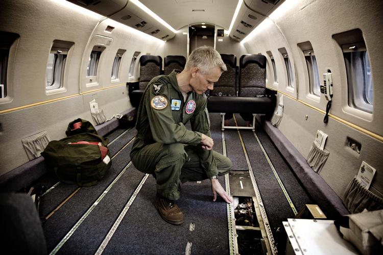 Det danske militær skal hjælpe FN-mission i bl.a. Mali. Her ses   besætningen på et dansk overvågningsfly (arkivfoto). Foto: Martin Lehmann/POLFOTO