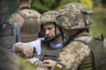 Den ukrainske præsident  Zelenskij besøger fronten i Luhansk-regionen. Foto: /Ritzau Scanpix