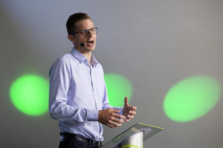 Partiformand Alex Vanopslagh kan se, at endnu en profil forlader partiet.  Foto: Finn Frandsen/POLFOTO