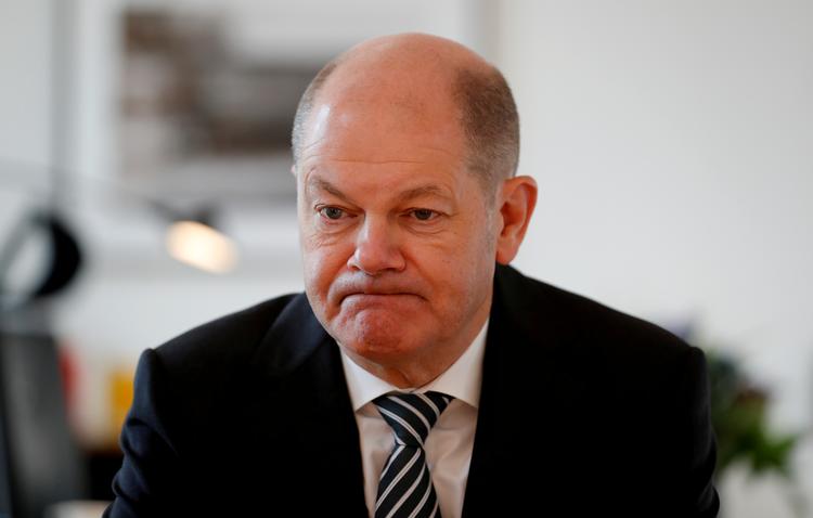 Den tyske finansminister, Olaf Scholz, skal igennem endnu en afstemning i næste måned for at få afgjort formandskabet hos de tyske socialdemokrater, SPD.  Foto: Fabrizio Bensch/Ritzau Scanpix
