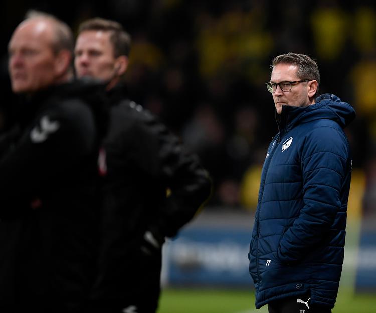  Selv ikke en 2-0-føring i Brøndby kunne få smilet frem hos Thomas Thomasberg.  Foto: Lars Poulsen/POLFOTO