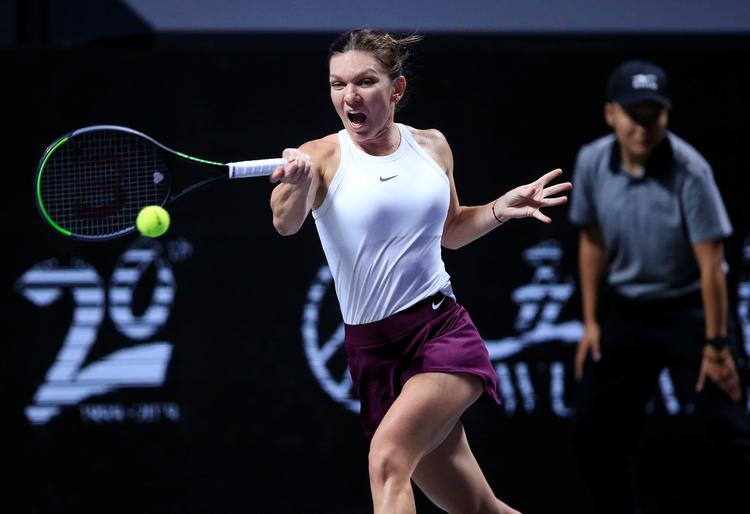 28-årige Simona Halep har ikke spillet ret mange kampe siden sin Wimbledon-triumf, men mandag viste hun høj klasse, da det lykkedes hende at nedkæmpe sæsonens store overraskelse, Bianca Andreescu fra Canada, ved WTA Finals i kinesiske Shenzhen.
   Foto: Aly Song/Ritzau Scanpix