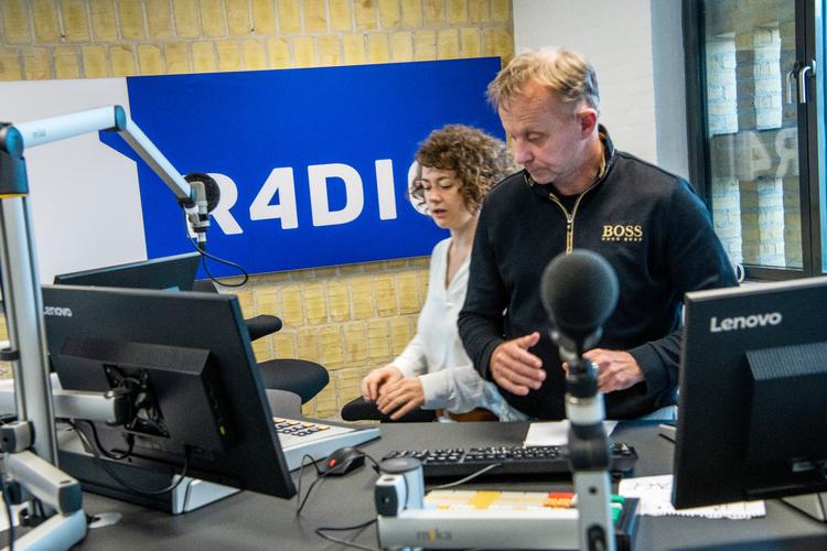 Når licensfinancieret public service-kanalen Radio 4 overtager fladen fra 24syv, sender de hver aften to timers radio uden at betale deres værter. Foto: Flemming Krogh/Ritzau Scanpix