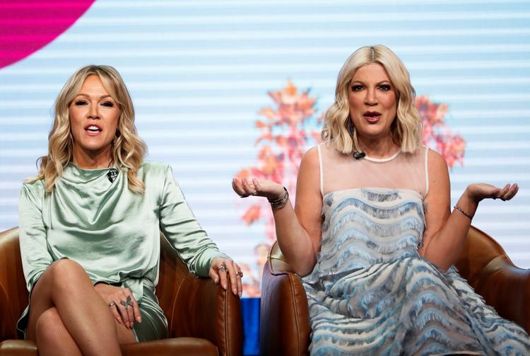 Kelly og Donna - i virkeligheden går de under navnene Jennie Garth og Tori Spelling  - er nogle af de amerikanske personligheder, der har trukket Halloween til Danmark. Foto: Mario Anzuoni/Ritzau Scanpix