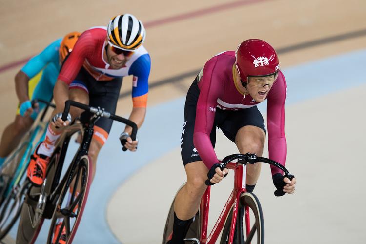Lasse Norman, der her ses i aktion under OL i Rio, hvor han erobrede bronze i omnium, var efter en formidabel indsats i pointløbet tæt på en medalje af samme slags i sæsonens første World Cup..
 Foto: Gregers Tycho/POLFOTO