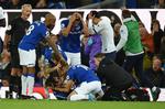 Det så uhyggeligt ud, da Andre Gomes brækkede den ene fod i søndagens Premier League-kamp, hvilket udløste et rødt kort til en chokeret Son Heung-Min. Foto: Oli Scarff/Ritzau Scanpix