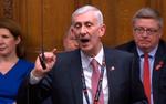 62-årige Lindsay Hoyle bliver det britiske parlaments nye formand. Han er den forhenværende formands modsætning, vurderer professor ved CBS Edward Ashbee. Foto: Pru/Ritzau Scanpix