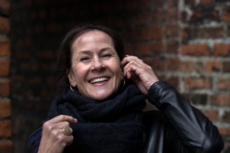  Ligesom danske Merete Pryds Helle og svenske Klas Östergren har norske Vigdis Hjorth gendigtet Ibsen. Hun har vendt kønnene på hovedet, så Hedda Gabler er blevet til Henrik.  
   Foto: Finn Frandsen/POLFOTO