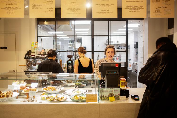 Maden på Greta's, der slår sig op på at være økologisk og bæredygtig, smager fint, men en del af retterne er også temmelig forgemmelige.  Foto: Mikkel Hørlyck/POLFOTO