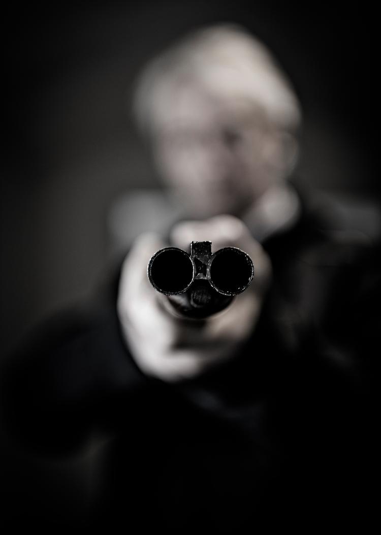  Privatopdageren Thomas Ravn bliver revet ud af sin husbådsidyl i Christianshavn Kanal, da en snigskytte pludselig går amok på Christianshavn.
   Foto: Jonas Olufson/POLFOTO