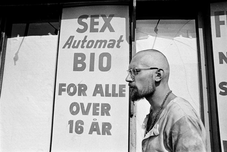 Dan Turèll på det Vesterbro, der var engang.   Foto: Erik Petersen