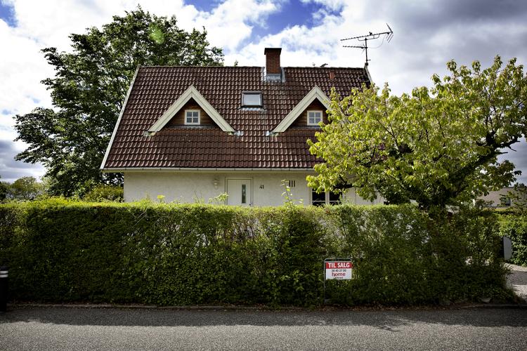 Der var færre boliger til salg i oktober måned i år sammenlignet med sidste år. Samtidig er priserne steget. Foto: Martin Lehmann/POLFOTO