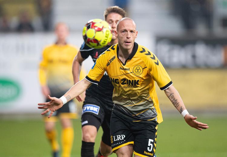Horsens-forsvareren Michael Lumb knoklede som altid hårdt for sit hold, der lørdag tog imod Silkeborg i Superligaen.  Foto: Claus Fisker/Ritzau Scanpix