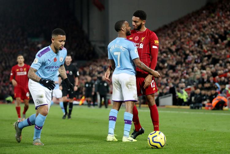 Liverpool og Joe Gomez (th.) blev de store i duellen med Manchester City og Raheem Sterling. Foto: Carl Recine/Ritzau Scanpix
