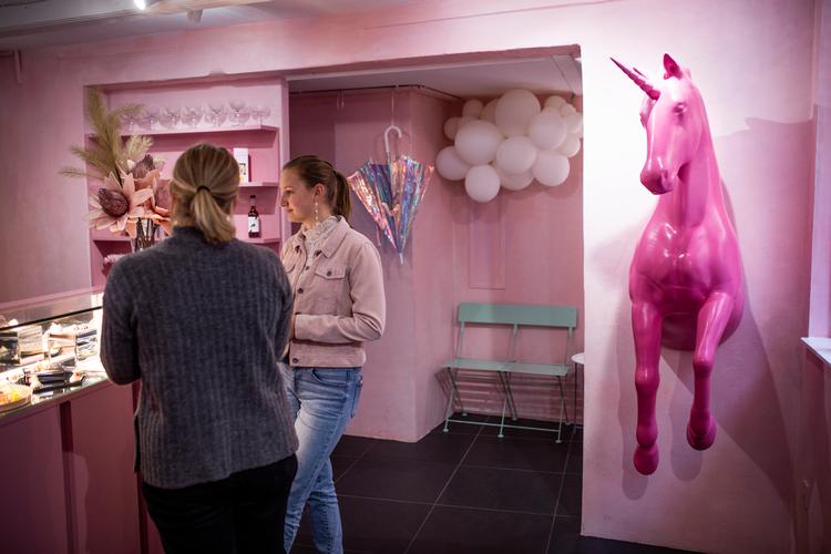 »Let us be your daily dose of happiness«, foreslår Rainbow & Unicorns. Og et besøg på cafeen hver dag efter skoletid eller efter skovbussen ville givetvis være en ren lykkestund for de mindste. Foto: Jens Hartmann Schmidt/POLFOTO