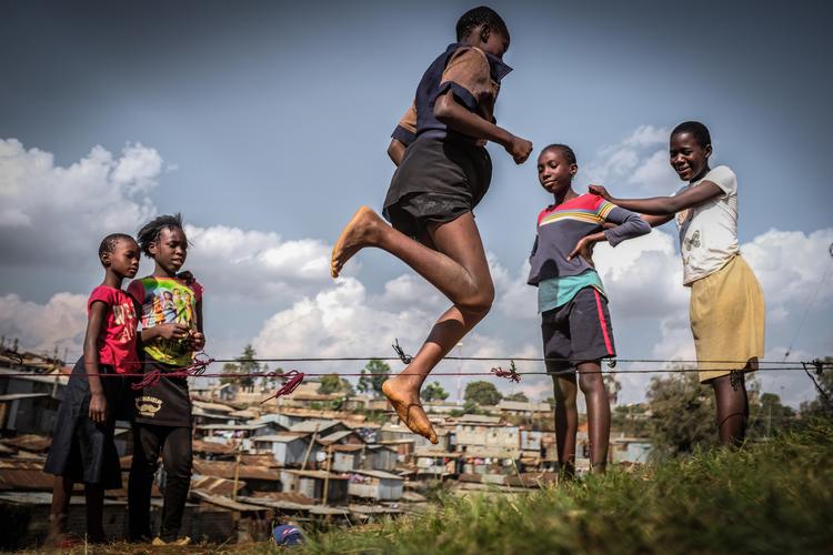 I et af Afrikas største slumområder, Kibera i Kenya, bor der over 1 million mennesker. Netop Kenya er vært for disse dags FN-topmøde Foto: Donwilson Odhiambo / Sopa Images/Ritzau Scanpix