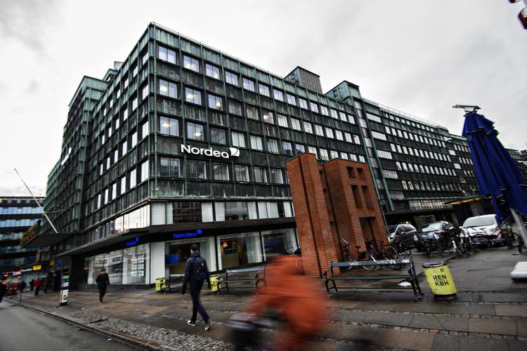 De negative renter er med til at lægge et hidtil uset pres på danske banker, siger Finanstilsynets direktør. Foto: Philip Davali/Philip Davali