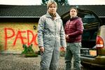 Lene Maria Christensen (Bibi) og Jesper Riefensthal (Tom) ses her i en scene fra 'Fred til lands'.  Foto: Tine Harden/DR