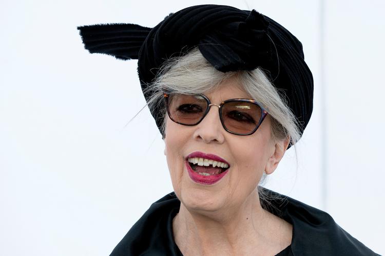 
Suzanne Brøgger har fans i alle aldre. Med god grund, for hendes bøger kan læses og genlæses.
   Foto: Finn Frandsen/POLFOTO