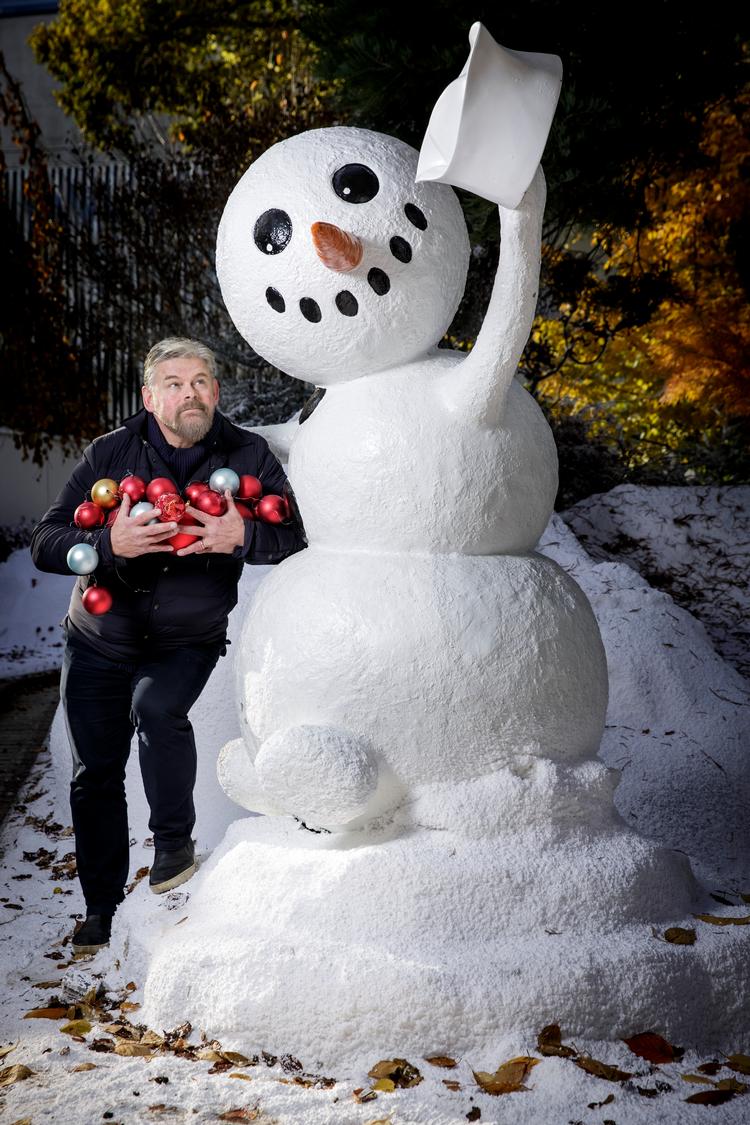 Stig Rossen synger i år atter julekoncerter, som han selv efter 25 år nyder. Det handler nemlig om at nyfortolke det bestående.  Foto: Mads Nissen/POLFOTO