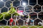Robert Skov viste vilje hele vejen og satte sig igennem til to scoringer..
   Foto: Jens Dresling/POLFOTO