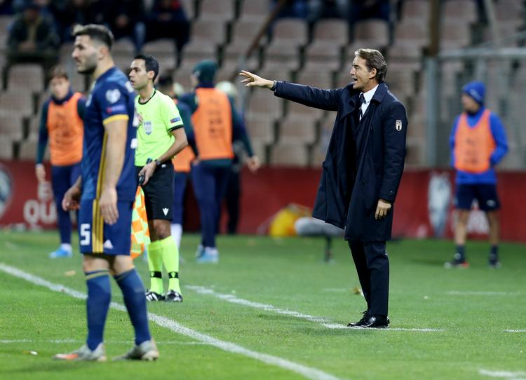 13 kampe uden nederlag og 10 sejre i træk har Italien siden september 2018 opnået under Roberto Mancini, hvis trænerkarriere siden 2000 har udspillet sig i Fiorentina, Lazio, Inter i to omgange, Manchester City, Galatasaray og Zenit St. Petersburg med 4 mesterskaber og 6 pokaltitler som udbytte. 
   Foto: Dado Ruvic/Ritzau Scanpix