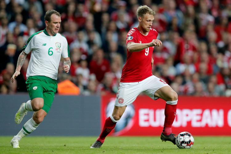  Glenn Whelan (tv.) har flere gange prøvet at gå ned med Irland i en kvalifikations ultimative fase. Første gang var i 2009, da Thierry Henry tog hånden til hjælp og fik Frankrig videre. I 2017 var det danskerne, der satte en stopper  for en irsk plads ved VM.  Foto: Jens Dresling/POLFOTO
