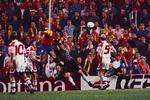 1993. Europamestrene kom ikke til VM i 1994, da Fernando Hierro scorede Spaniens 1-0-sejrsmål, som Peter Schmeichel ikke kunne forhindre, fordi José Mari Bakero spærrede hans vej ud i feltet.


   Foto: Finn Frandsen/POLFOTO