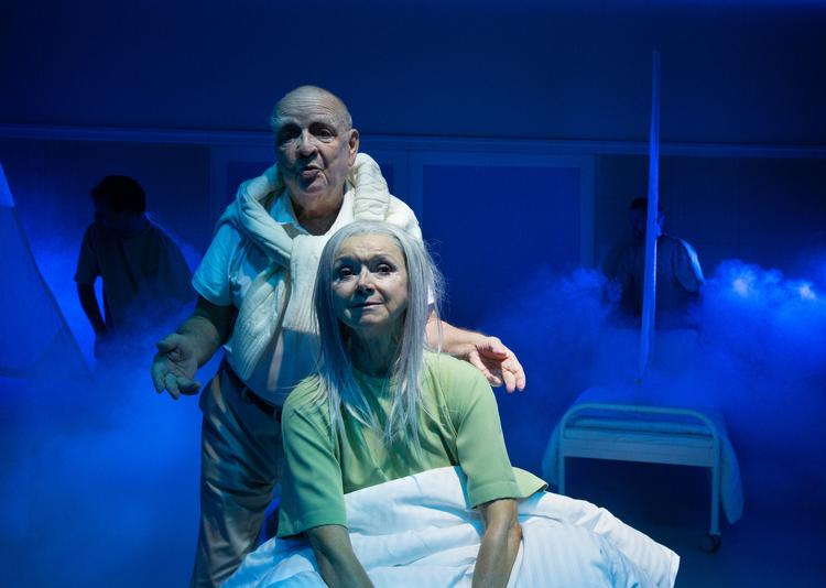 'Så længe mit hjerte slår' udspiller sig i en hospitalsetting, og det falder mildest talt ikke i Stig Rossens smag.  Foto: Thomas Petri