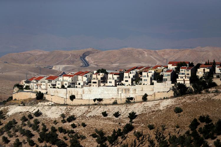 En af Israels største bosættelser er Maale Adumim lidt uden for Jerusalem. Den fik bystatus i 1991 og har omtrent 40.000 indbyggere. Mange af dem er tiltrukket af muligheden for en billig bolig tæt på storbyen.  Foto: Ronen Zvulun/Ritzau Scanpix