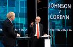 Partilederne Boris Johnson og Jeremy Corbyn mødtes til en tv-debat tirsdag aften. De mødes endnu en gang inden valget 12. december. Foto: Jonathan Hordle/itv/Ritzau Scanpix