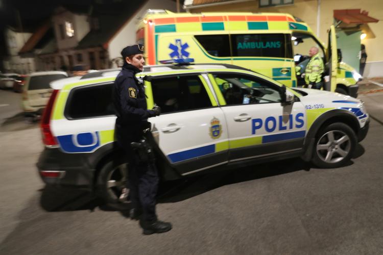 Malmø 11. november 2019. Svensk politi og redningstjeneste i Eriksfält-området, hvor et skyderi har fundet sted. Foto: Andreas Hillergren/TT/Ritzau Scanpix   Foto: 10600 Andreas Hillergren/tt/Ritzau Scanpix