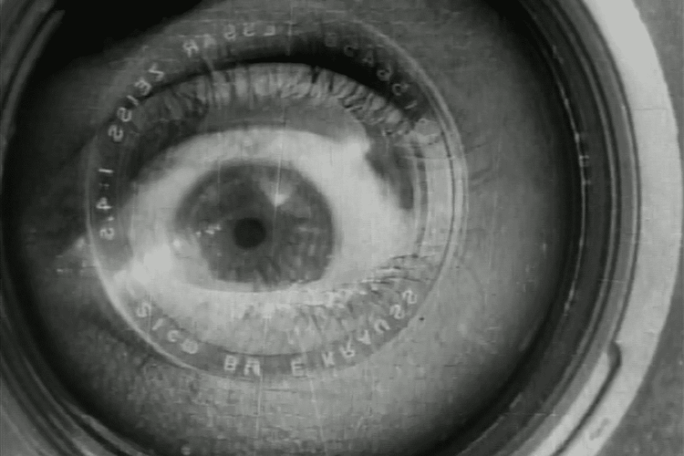 Frame_2_Manden_med_filmkameraet_optimized