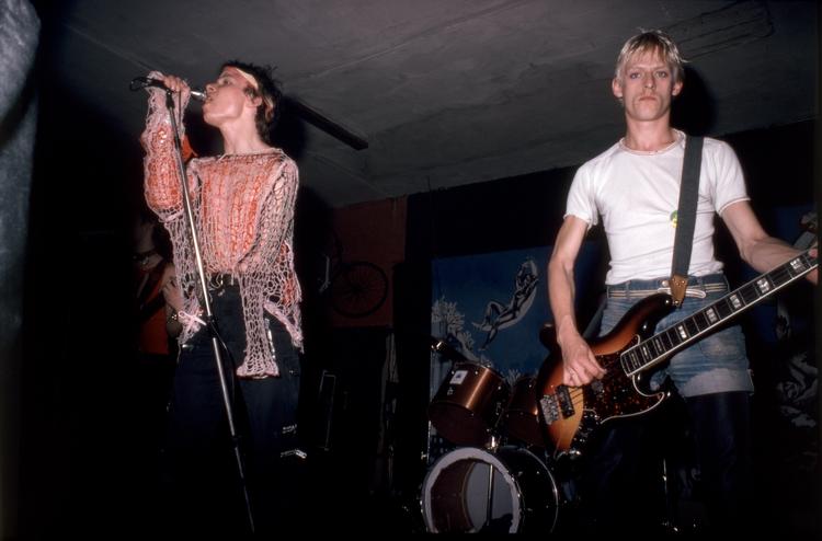 Dengang København stadig var punk. Sods med Steen Jørgensen (tv.) ved koncert i Rockmaskinen på Christiania maj 1978.
   Foto: Per Folkver/POLFOTO